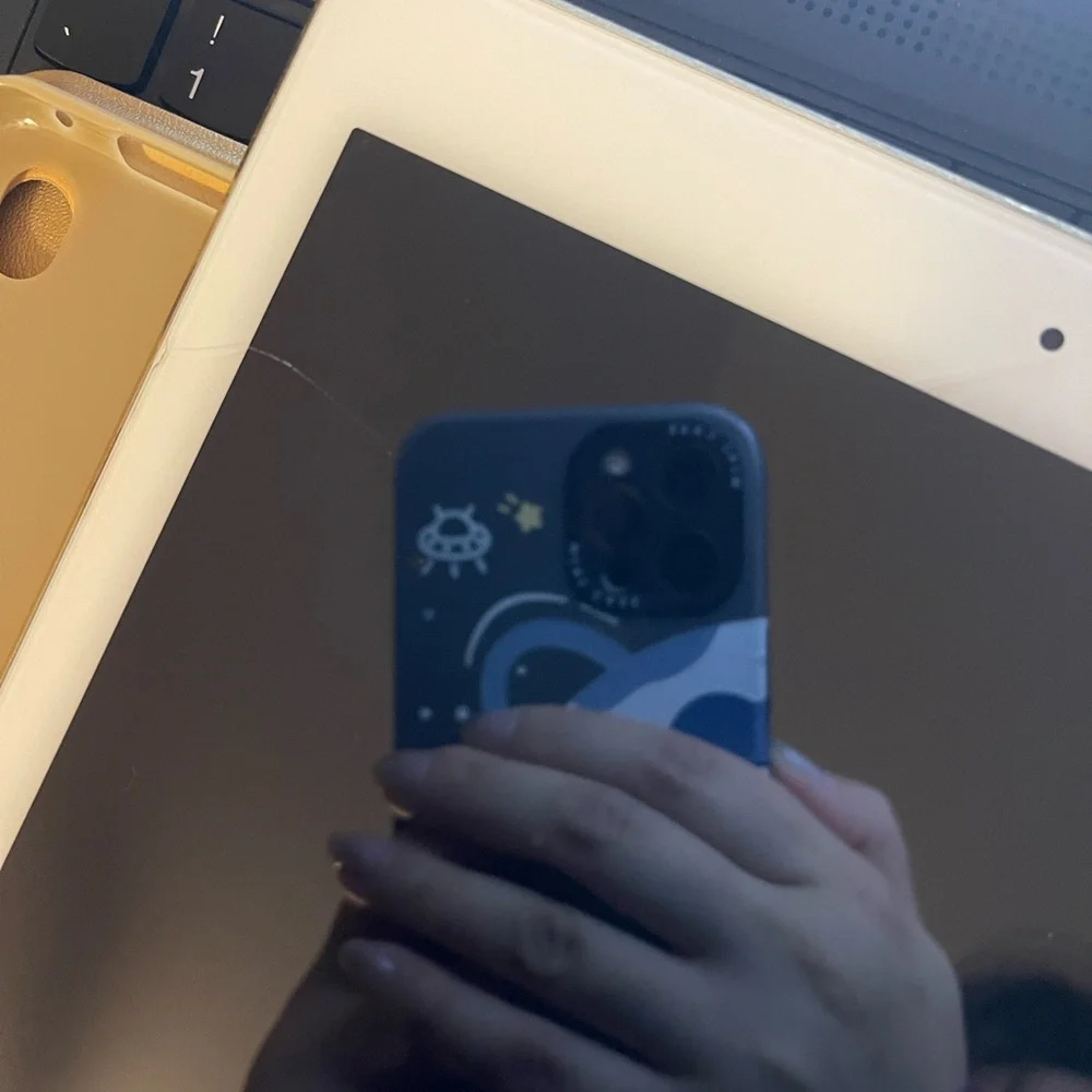 Apple Gold iPad Sleek Design Large Display
